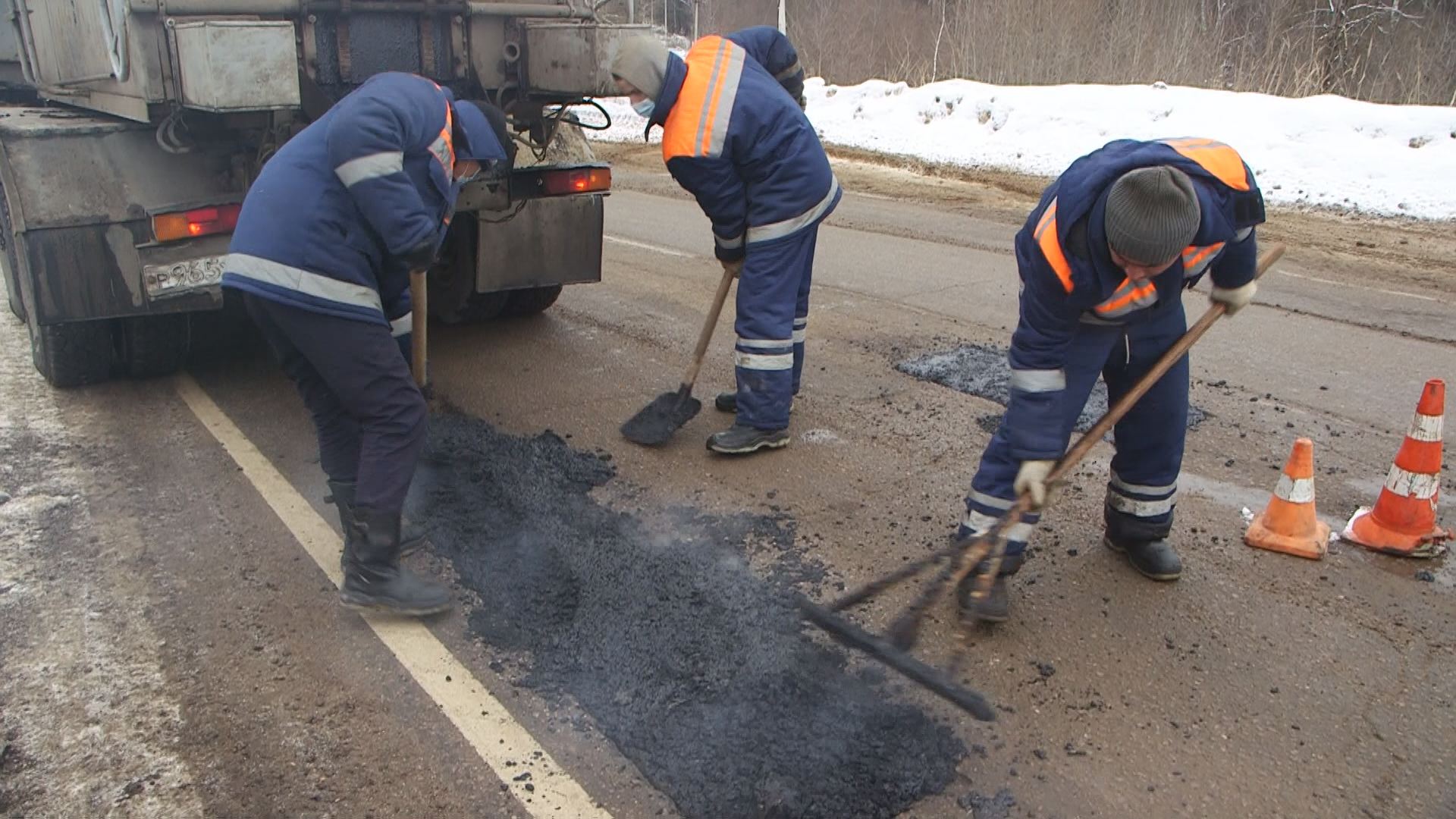 Работа водителем в дмитровском. Ремонтные работы в Дмитрове и Дмитровском. Смт Вечерний Дмитров новости. 23 Год в Троицке делают ремонт дороги.