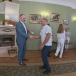 <strong>Администрация округа передала микроавтобус на нужды СВО</strong>