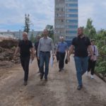 Заместитель министра Всеволод Волосевич проверил работы по  благоустройству в микрорайоне Космонавтов