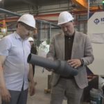 Временно исполняющий полномочия Главы округа Михаил Шувалов на этой неделе посетил дмитровское предприятие «Дёке Экстружн»