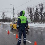 В преддверии праздничных выходных сотрудники ГИБДД совместно с администрацией Дмитровского округа и волонтерами провели профилактический рейд