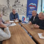 В местном отделении партии «Единая Россия» прием граждан провел секретарь отделения Михаил Шувалов