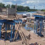 Рогачевский мост: выполнено 50% работ, пролёты готовят к соединению