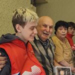 В Дмитрове волонтёры в День семьи, любви и верности поздравили местных юбиляров совместной жизни